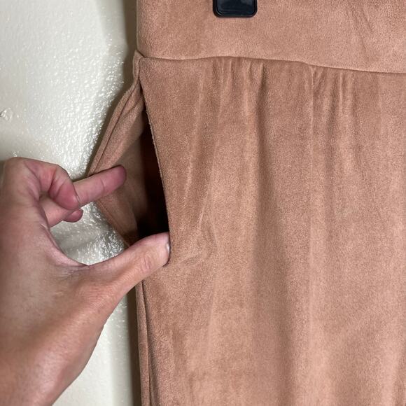 Cupio Pants Medium Pull On Faux Suede High Rise Tapered Ankle Tan Casual New - Picture 4 of 9